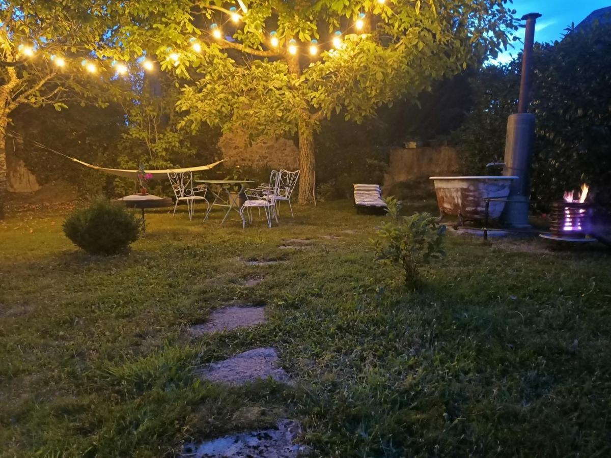 L'Escale Du Banquet Panzió Mhère Kültér fotó
